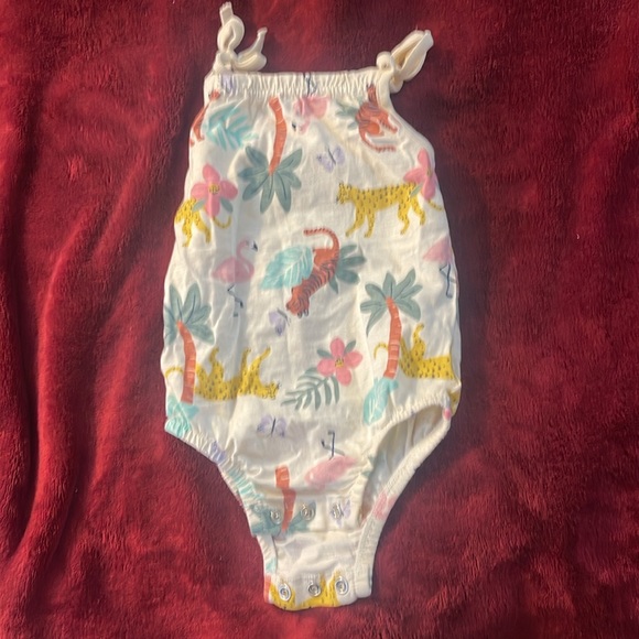 Carter’s 6 to 9 months onesies 5 for one prices - Picture 3 of 6